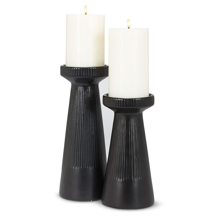 Ribbed Pillar Holder