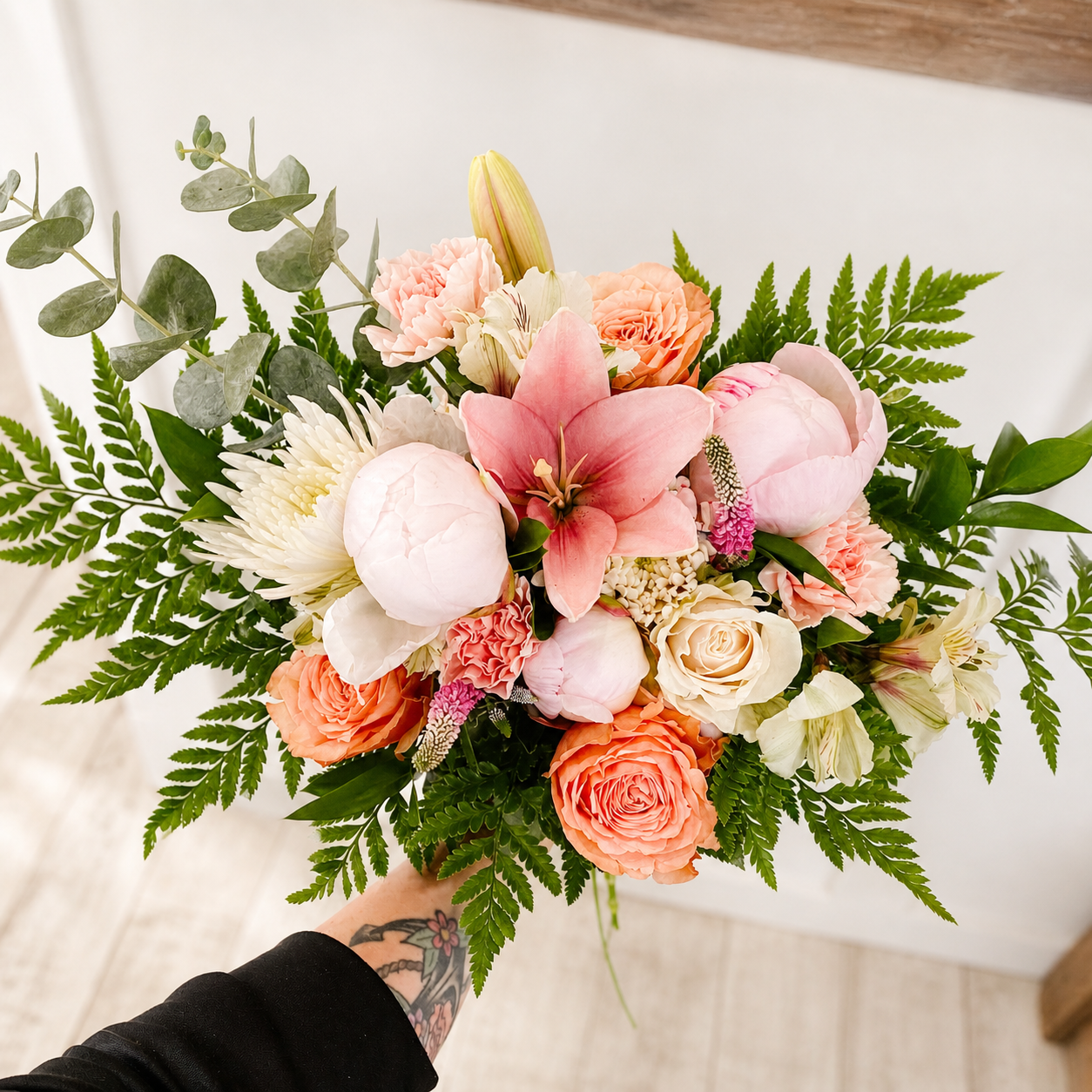 THE HARPER Pastel Loose Hand-Tied Bouquet