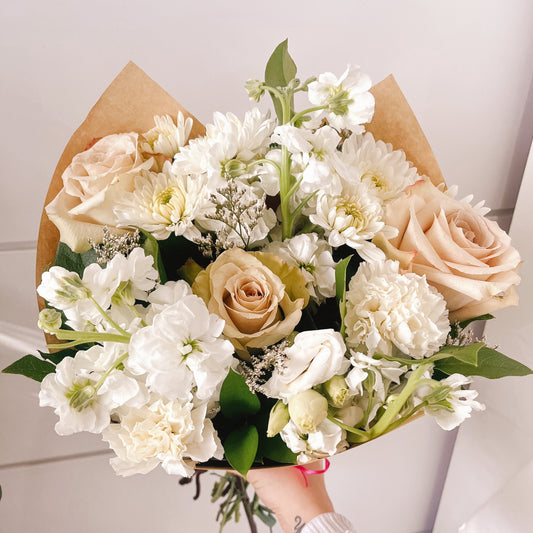 THE HARPER Pastel Loose Hand-Tied Bouquet