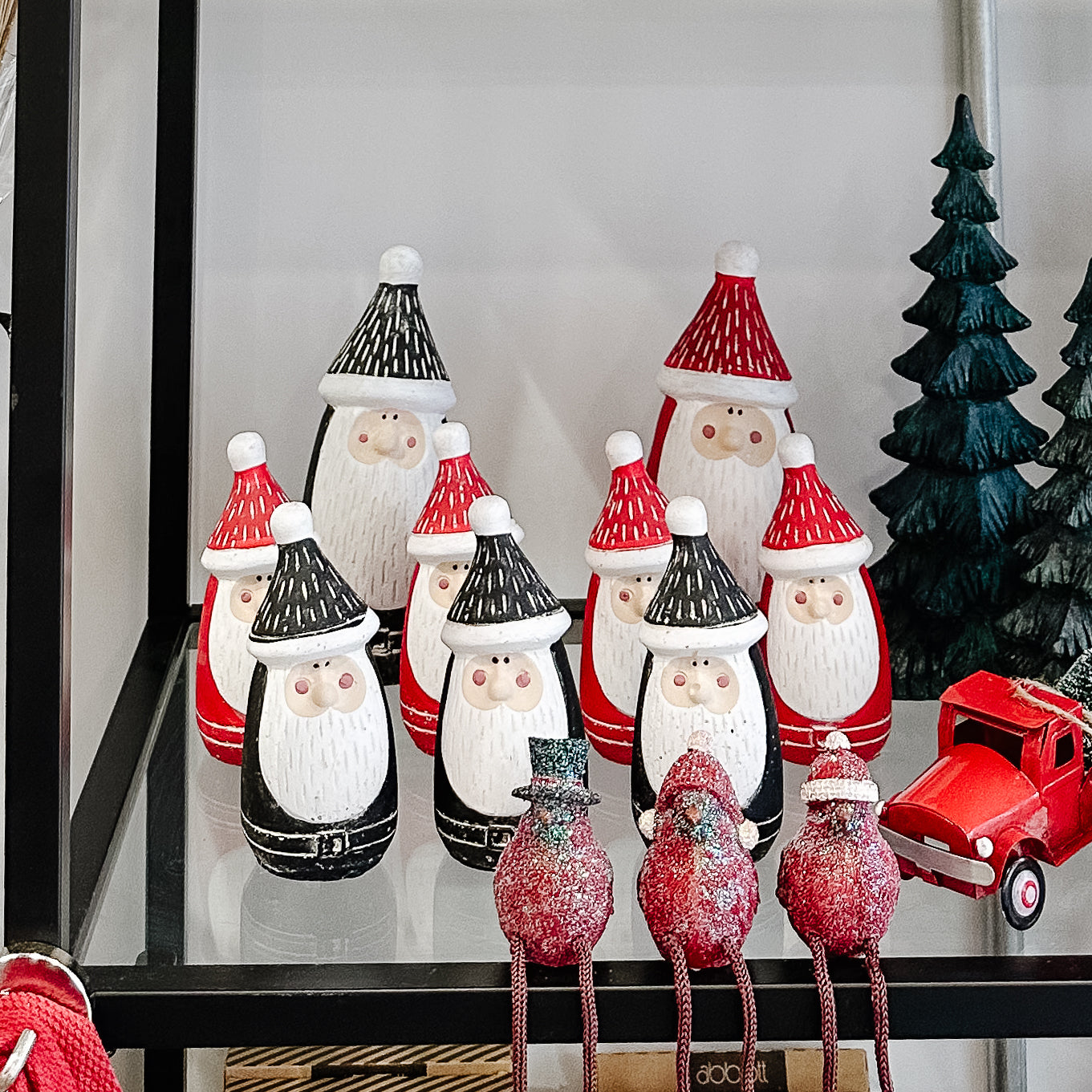 Modern Santa Gnome - check inventory