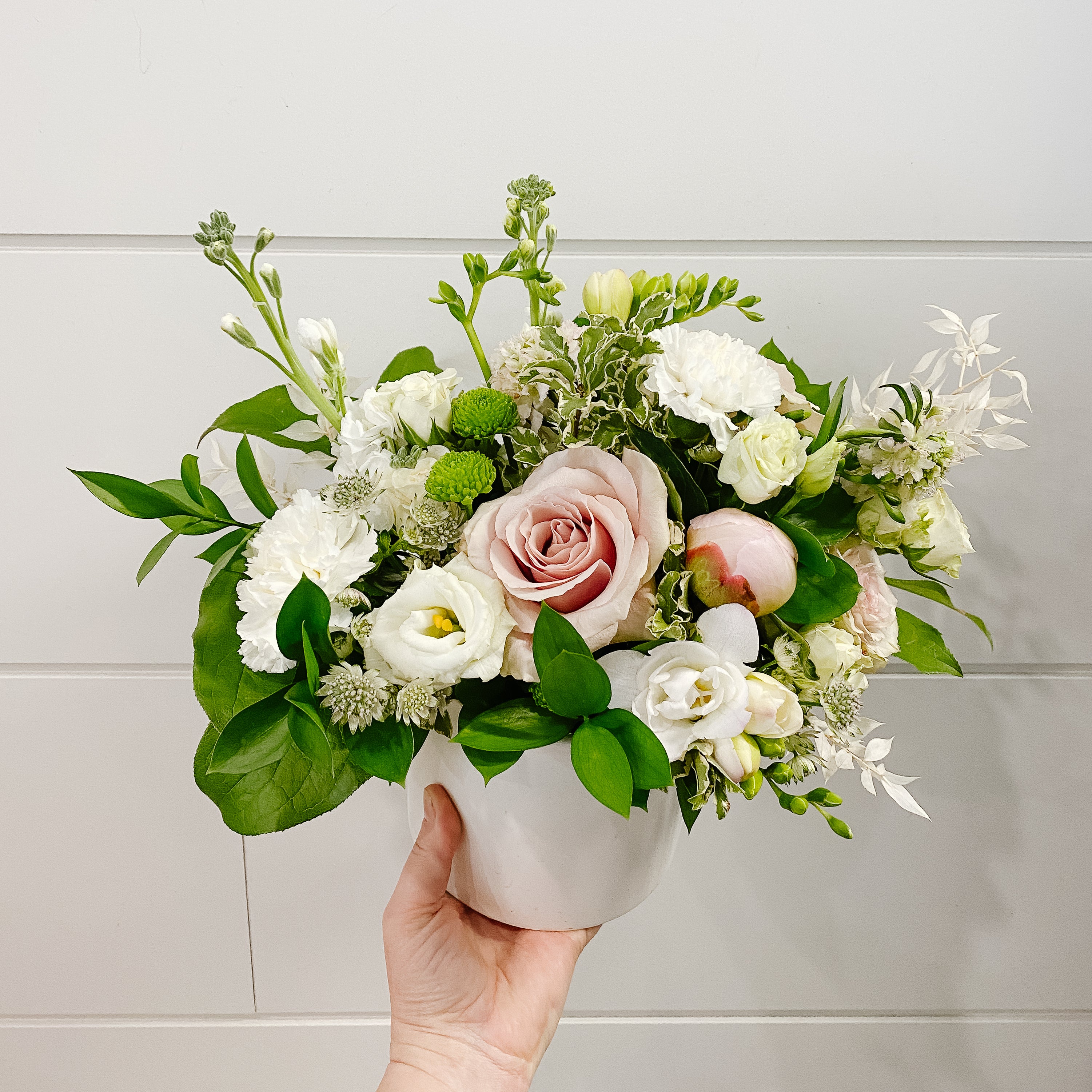 THE HARPER Pastel Arrangement