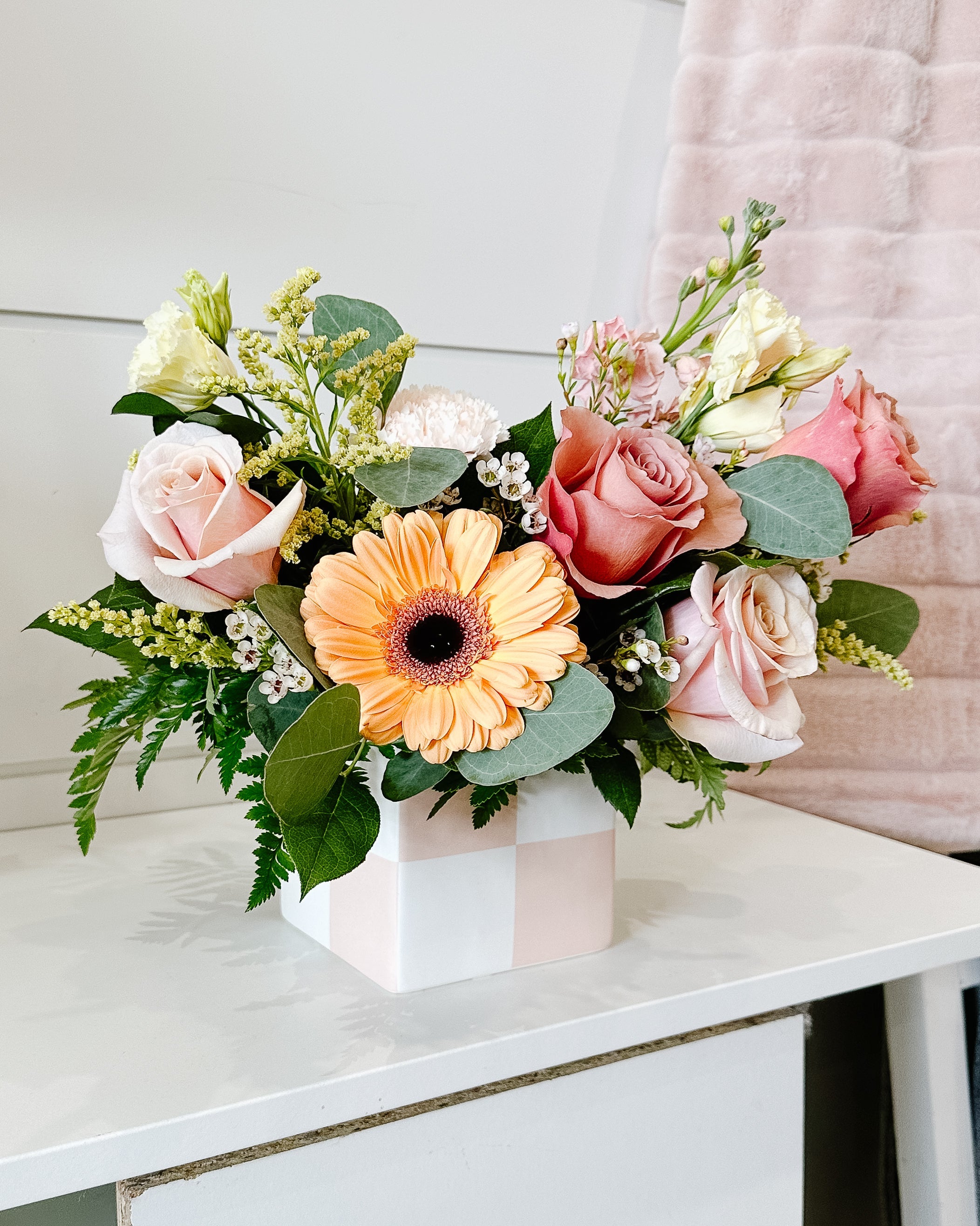 "MODERN MAMA" Mother's Day Arrangement