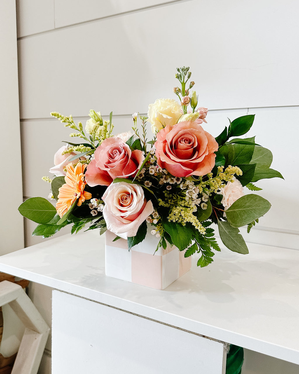 "MODERN MAMA" Mother's Day Arrangement