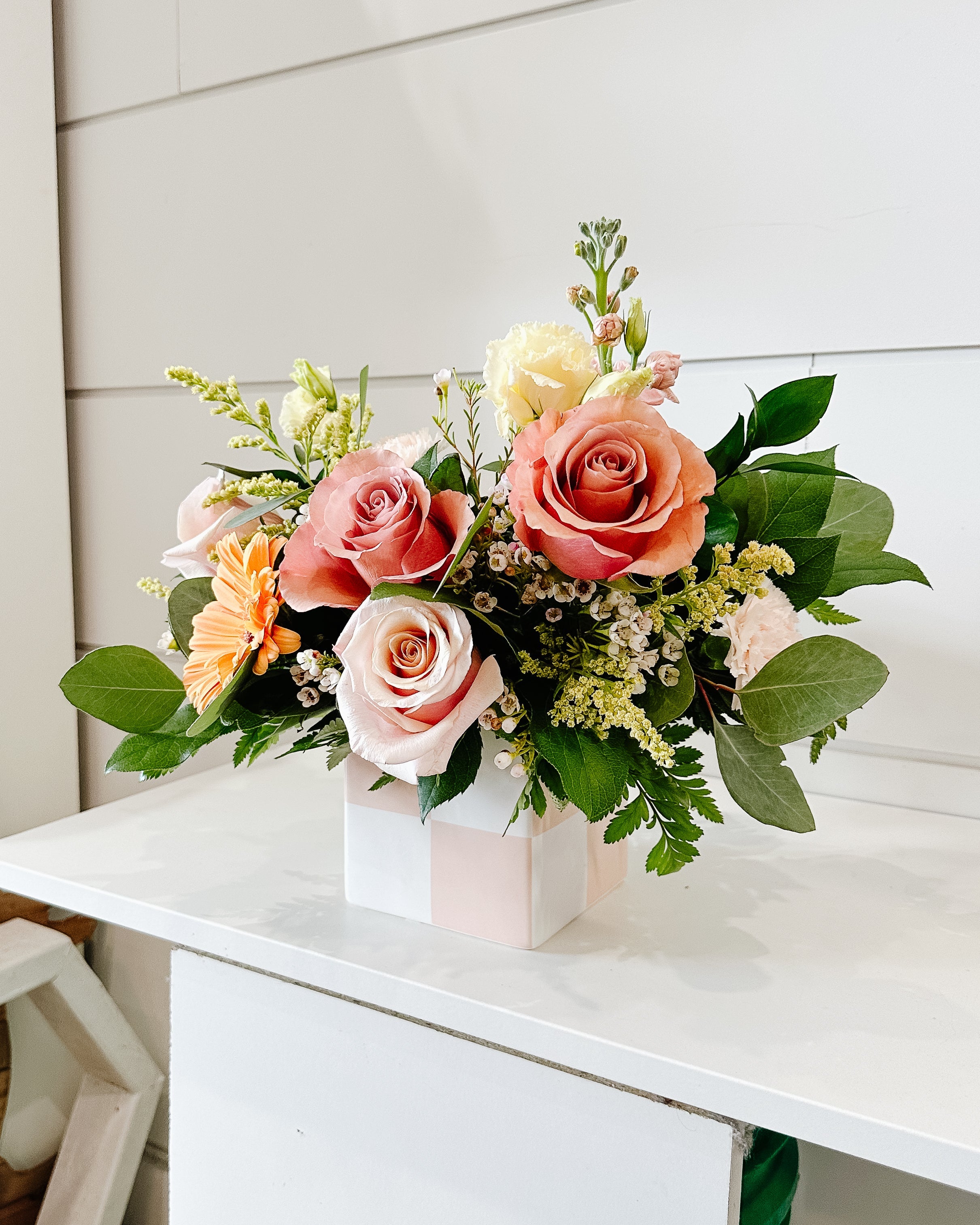 "MODERN MAMA" Mother's Day Arrangement