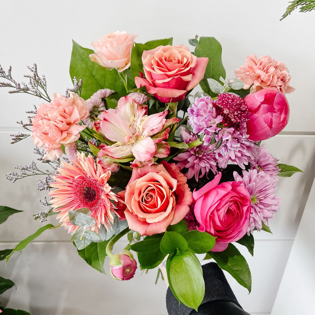 THE FINLEY Bold Loose Hand-Tied Bouquet