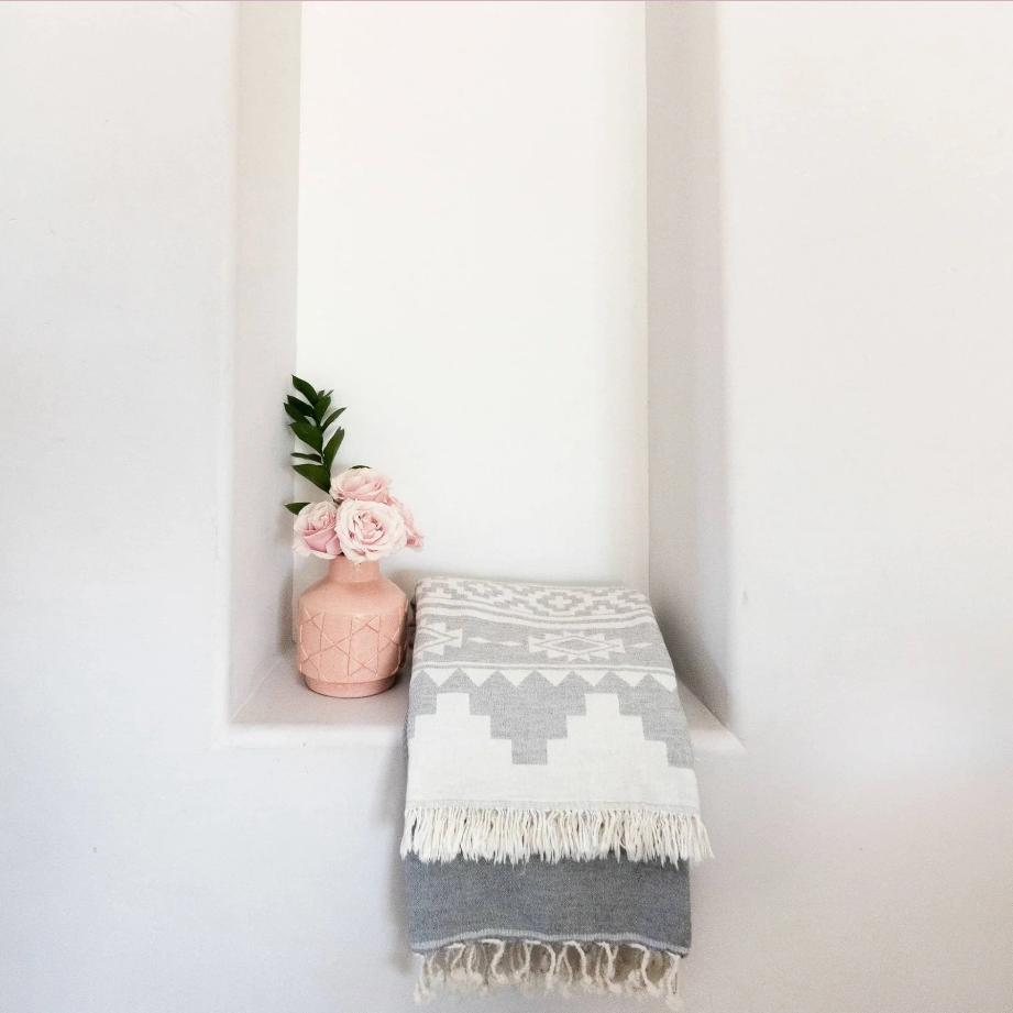 Atzi Lambswool Throw