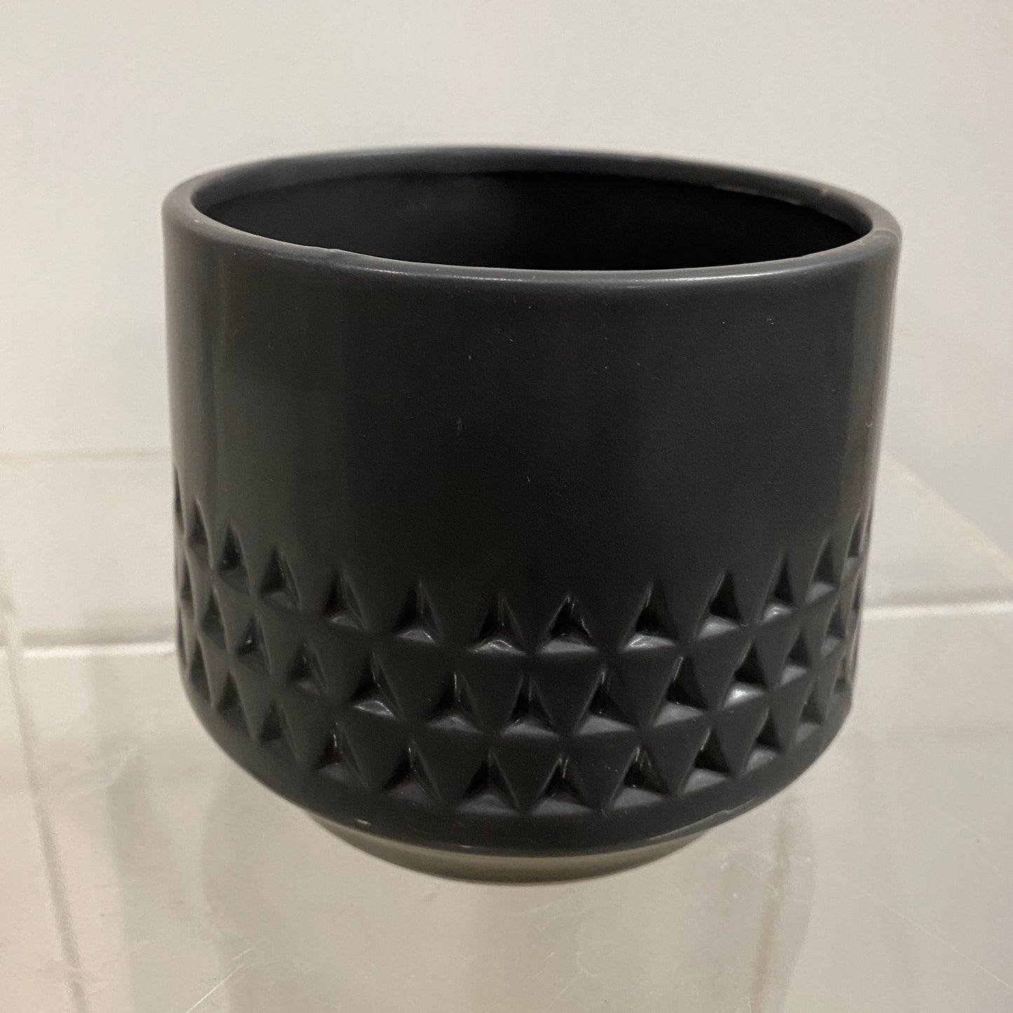 Modern Ceramic Triangle Pattern Pot