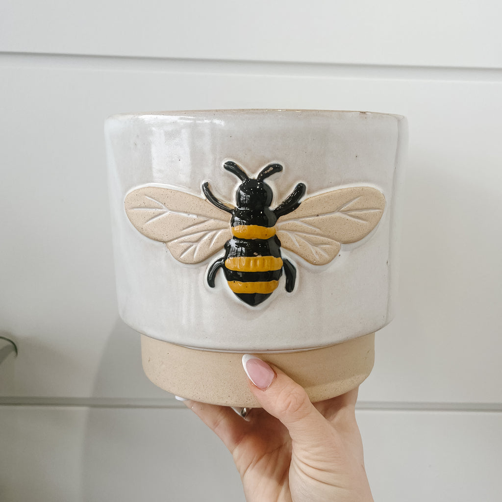 Emboss Bee Pot